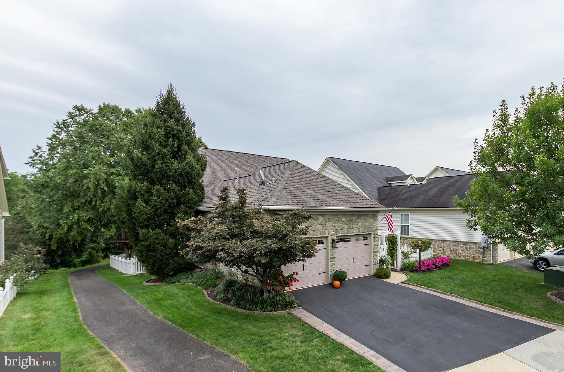 BLOOMS CROSSING - Residential