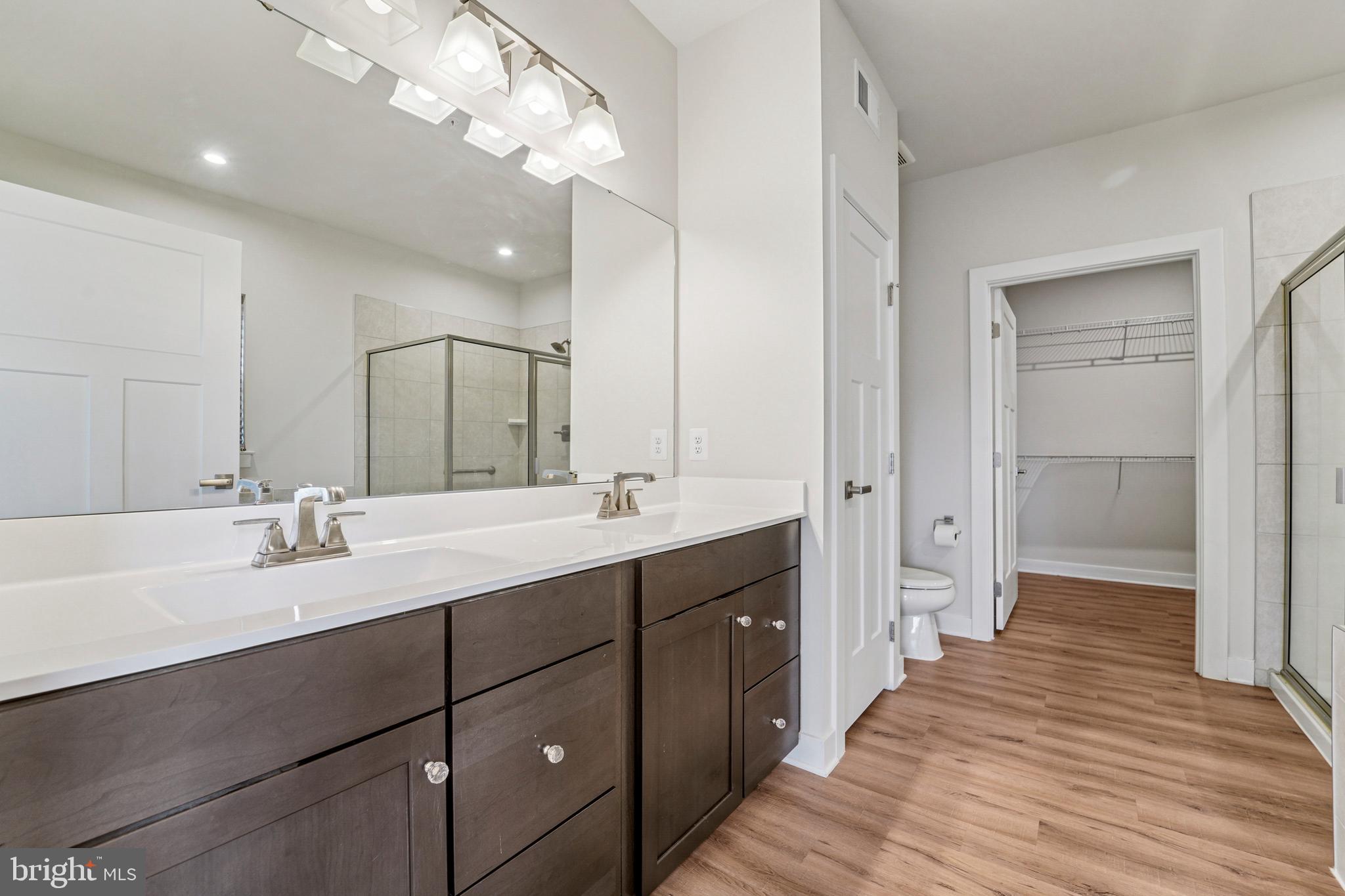 BROOKFIELD - Residential