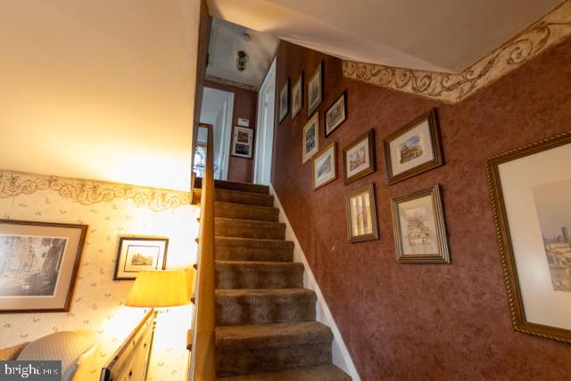 FOX CHASE - Residential