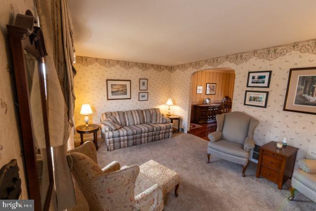 FOX CHASE - Residential