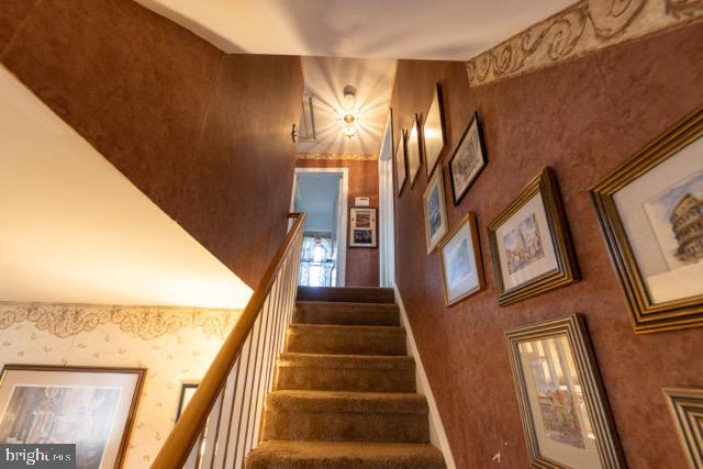 FOX CHASE - Residential