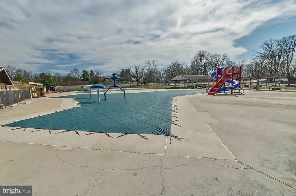 RIVER BEND - Residential