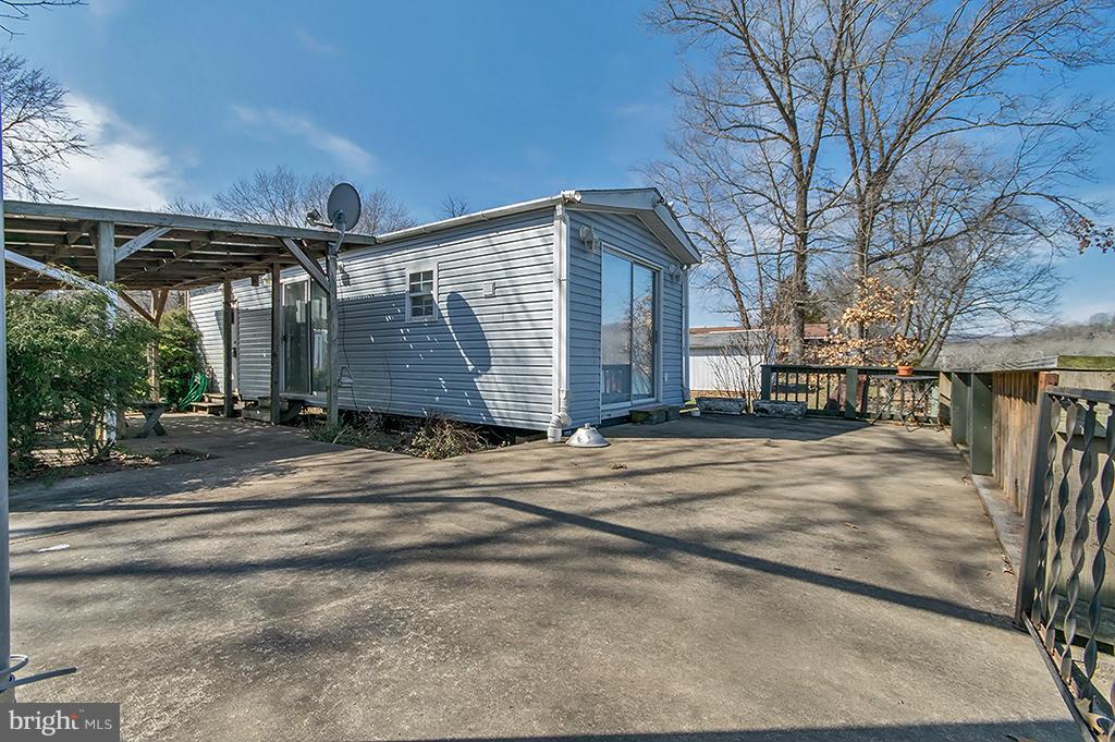 RIVER BEND - Residential