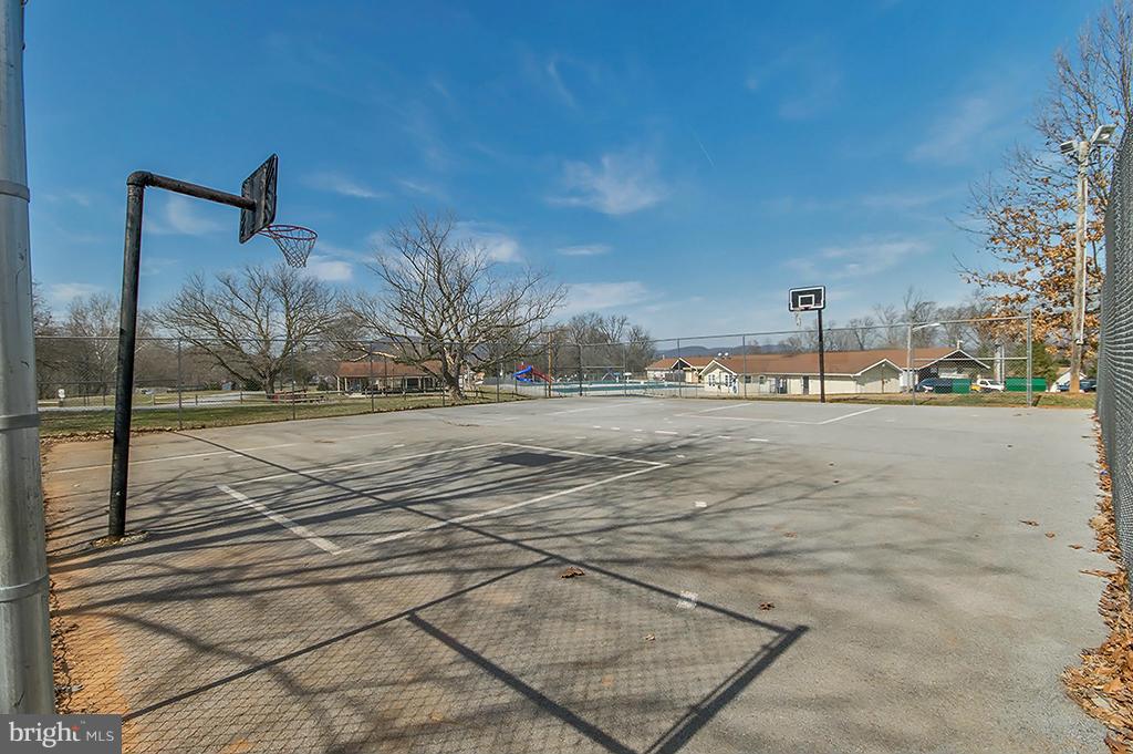 RIVER BEND - Residential