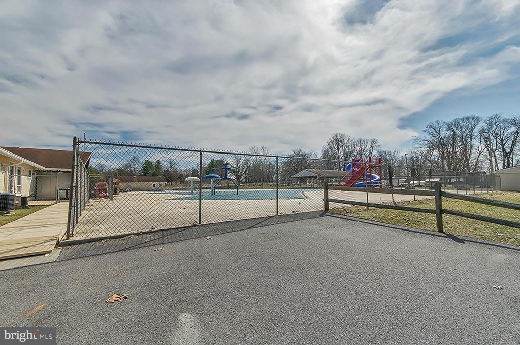 RIVER BEND - Residential