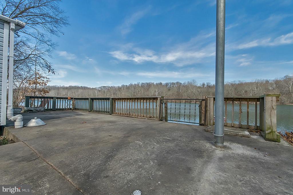 RIVER BEND - Residential