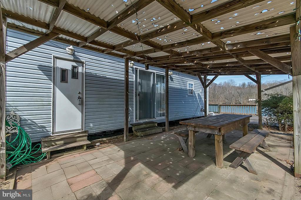 RIVER BEND - Residential