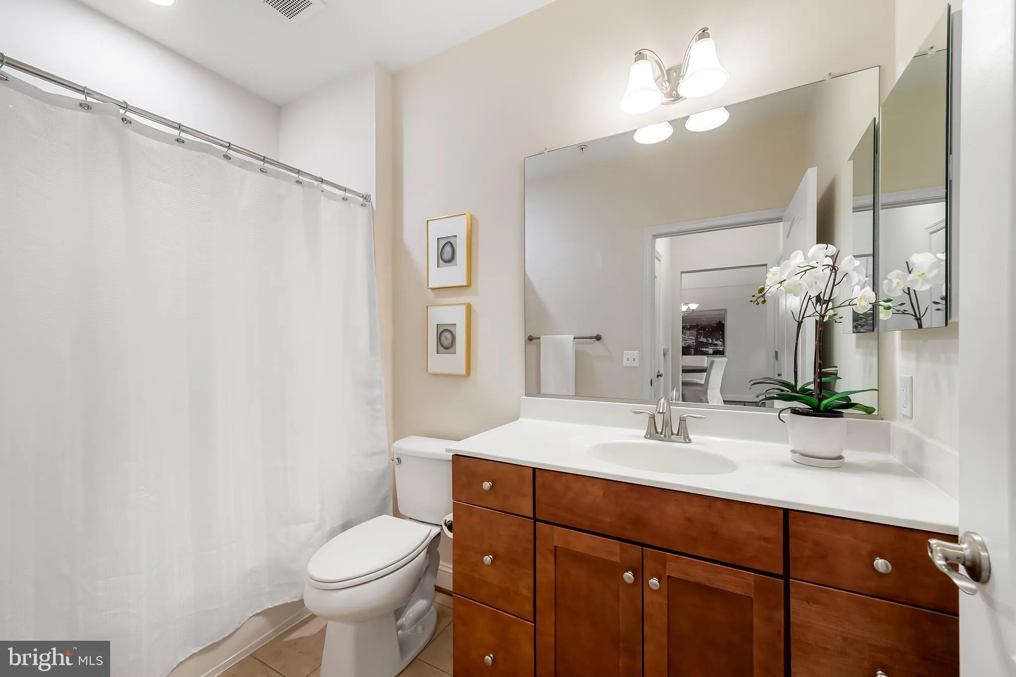 Baltimore, Maryland 21209, United States, 2 Bedrooms Bedrooms, ,2 BathroomsBathrooms,Residential,Active,88437