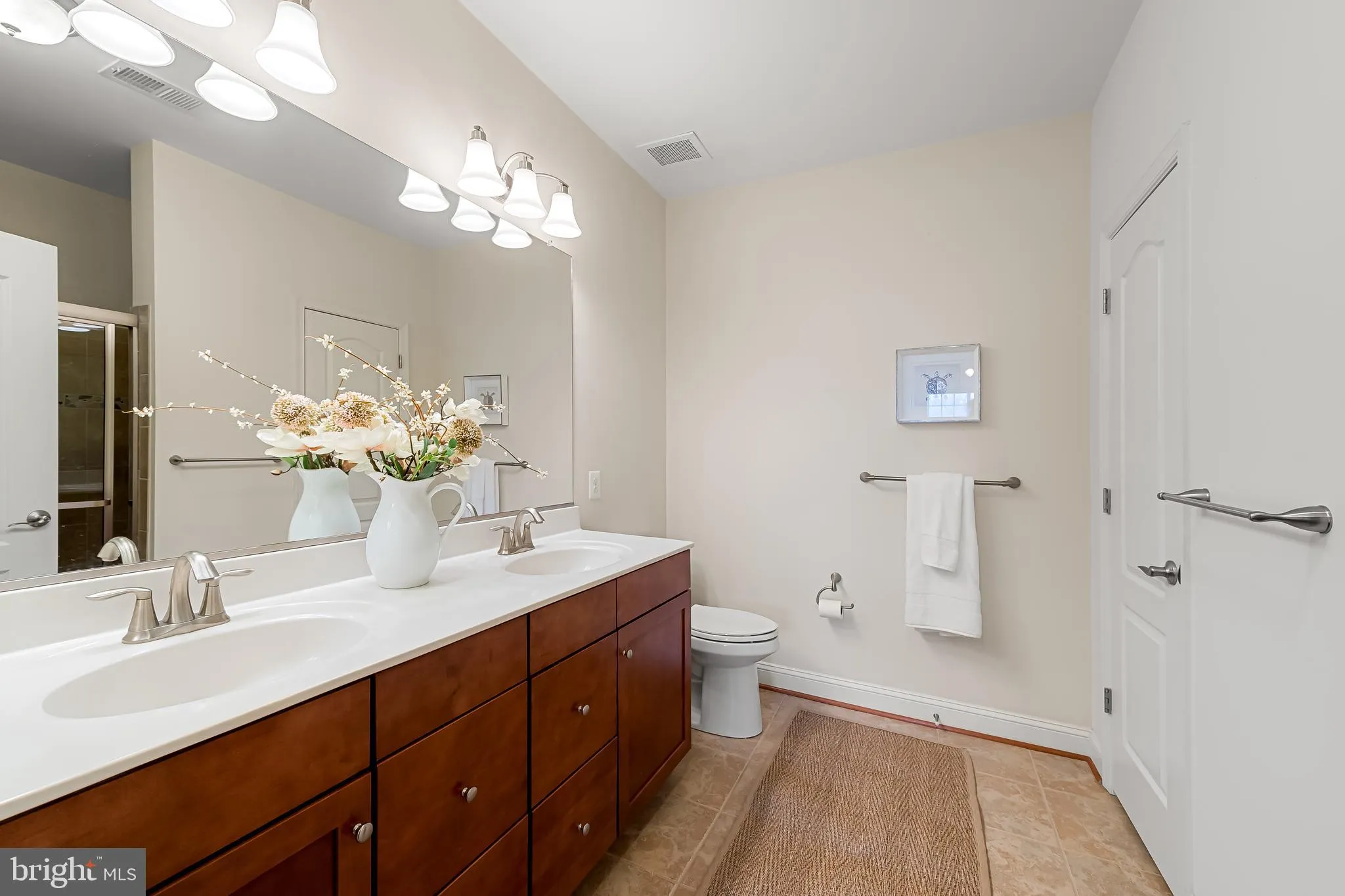 Baltimore, Maryland 21209, United States, 2 Bedrooms Bedrooms, ,2 BathroomsBathrooms,Residential,Active,88437