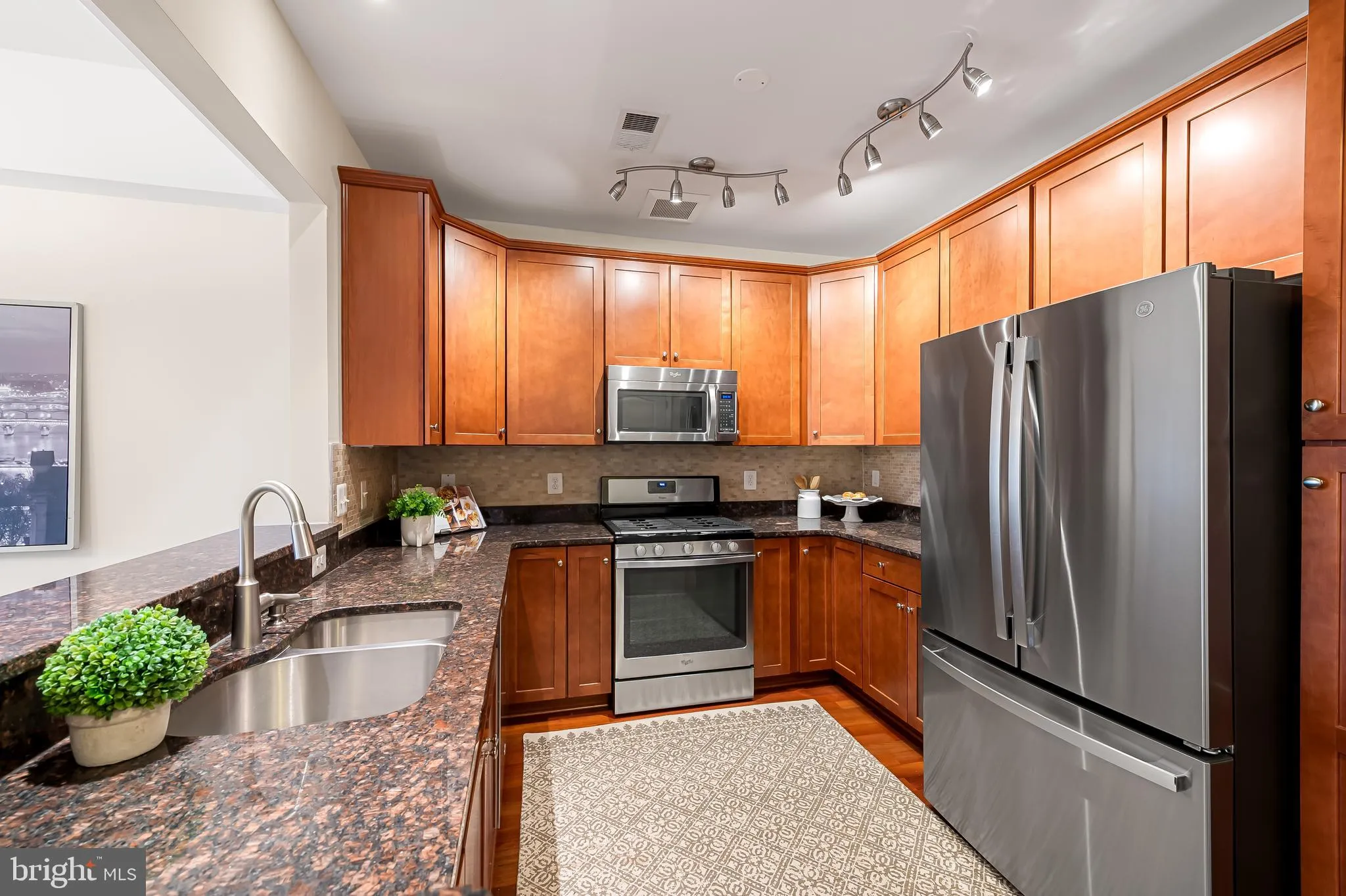 Baltimore, Maryland 21209, United States, 2 Bedrooms Bedrooms, ,2 BathroomsBathrooms,Residential,Active,88437