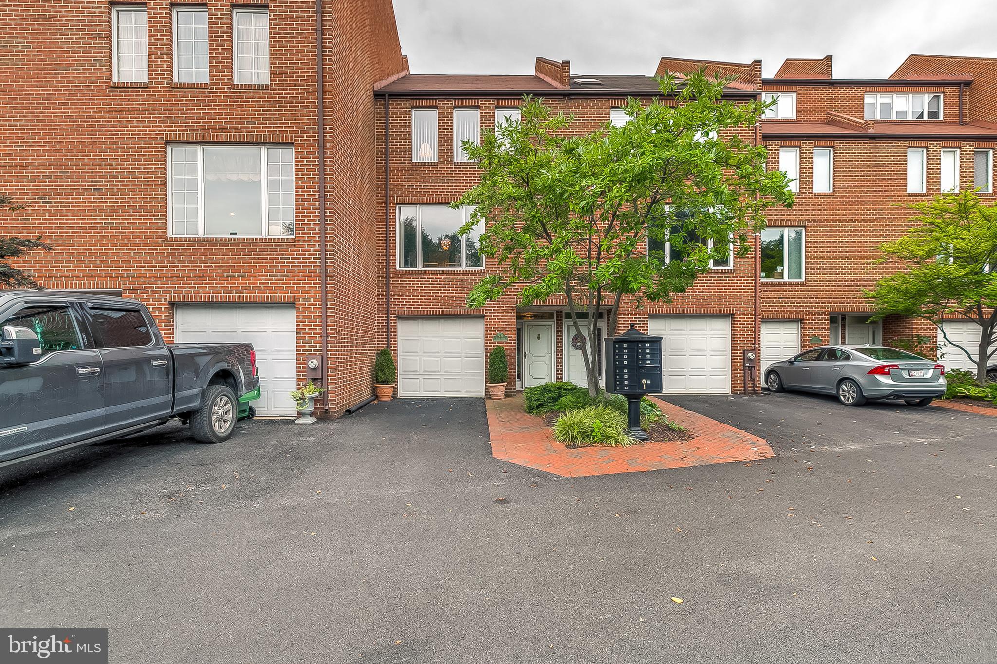 ANCHORAGE TOWERS - Residential