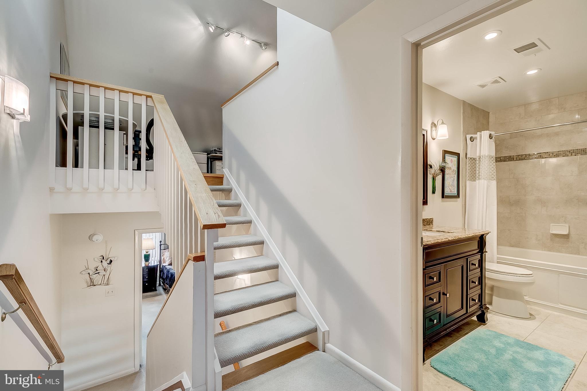 ANCHORAGE TOWERS - Residential