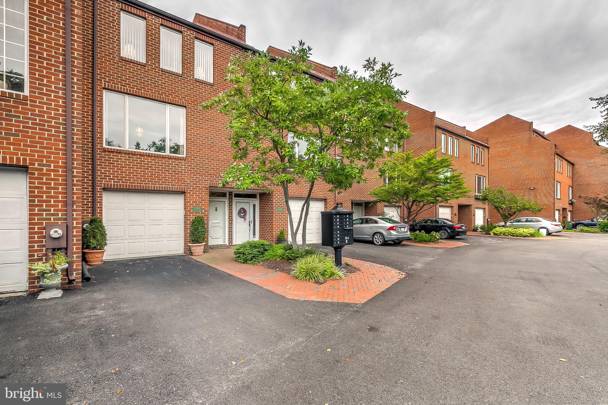 ANCHORAGE TOWERS - Residential