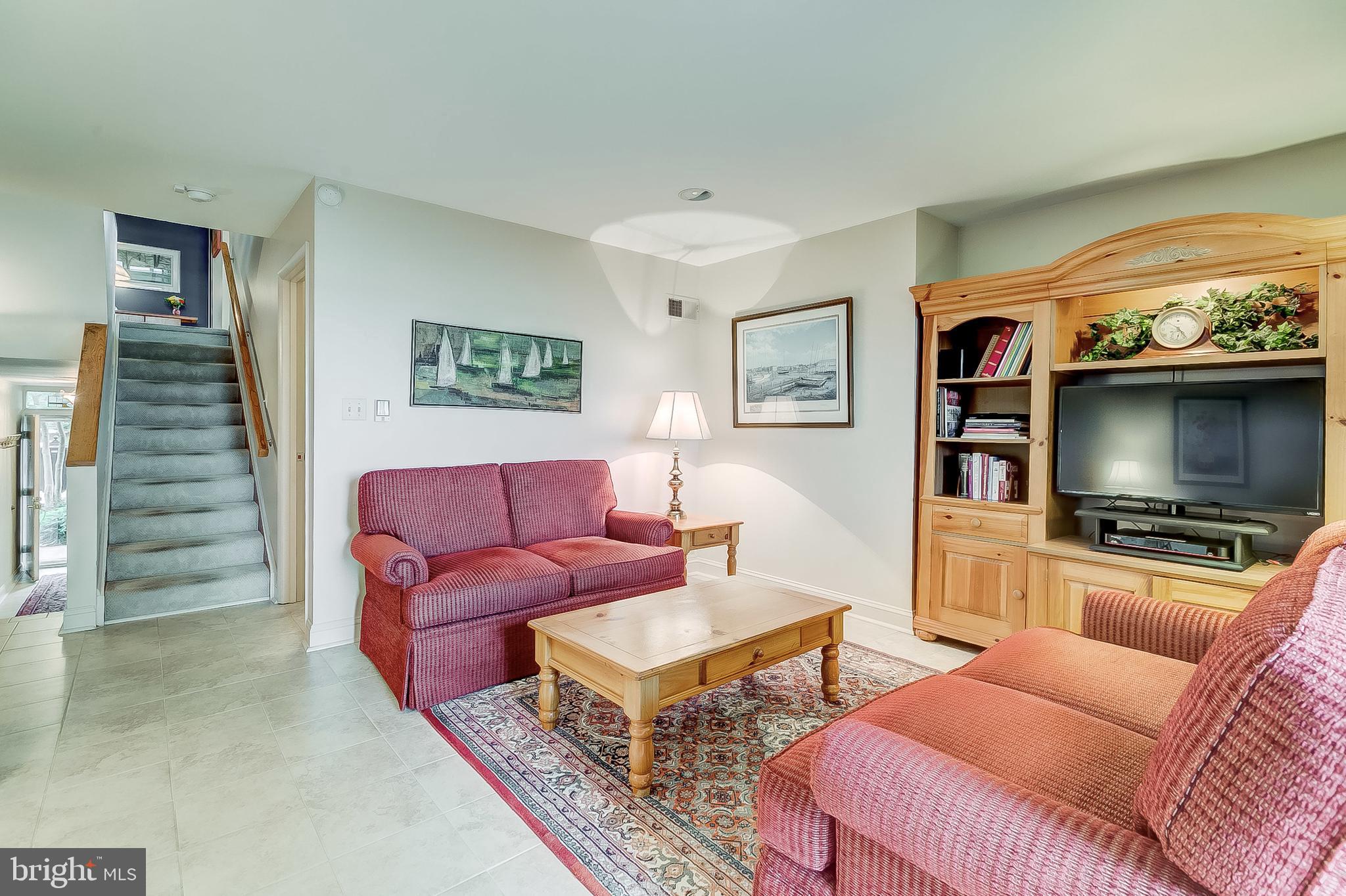 ANCHORAGE TOWERS - Residential