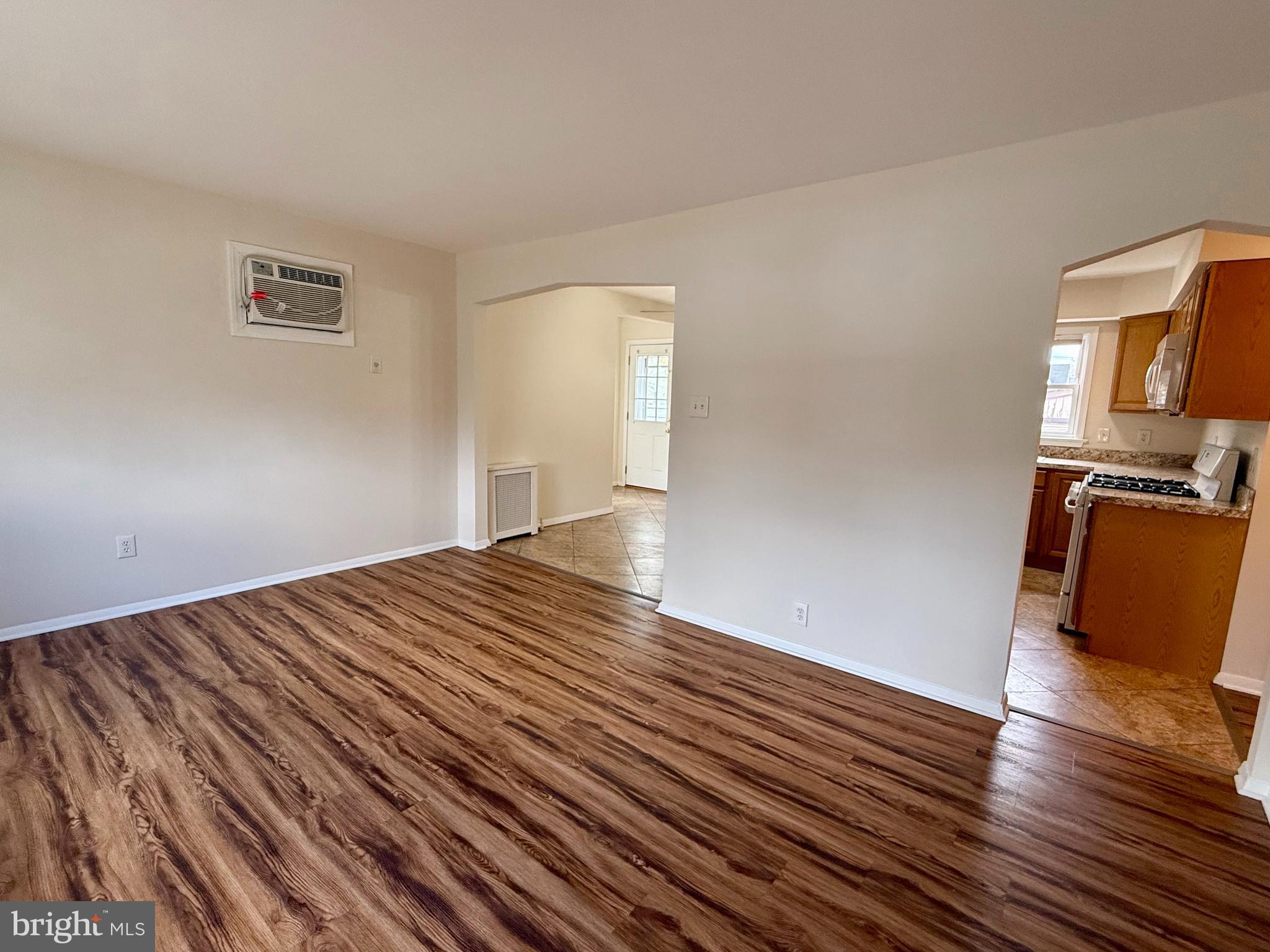 1132 HOWARD AVENUE A - LEFT SIDE