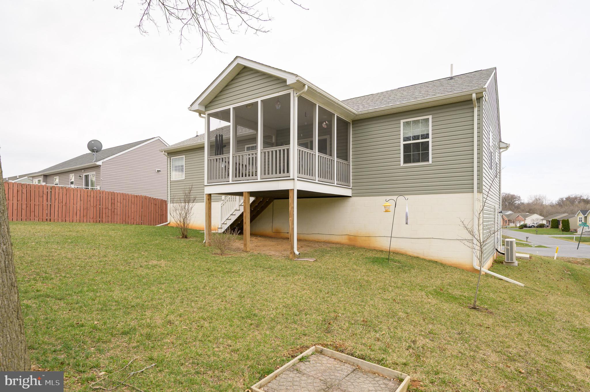 POTOMAC MANOR - Residential