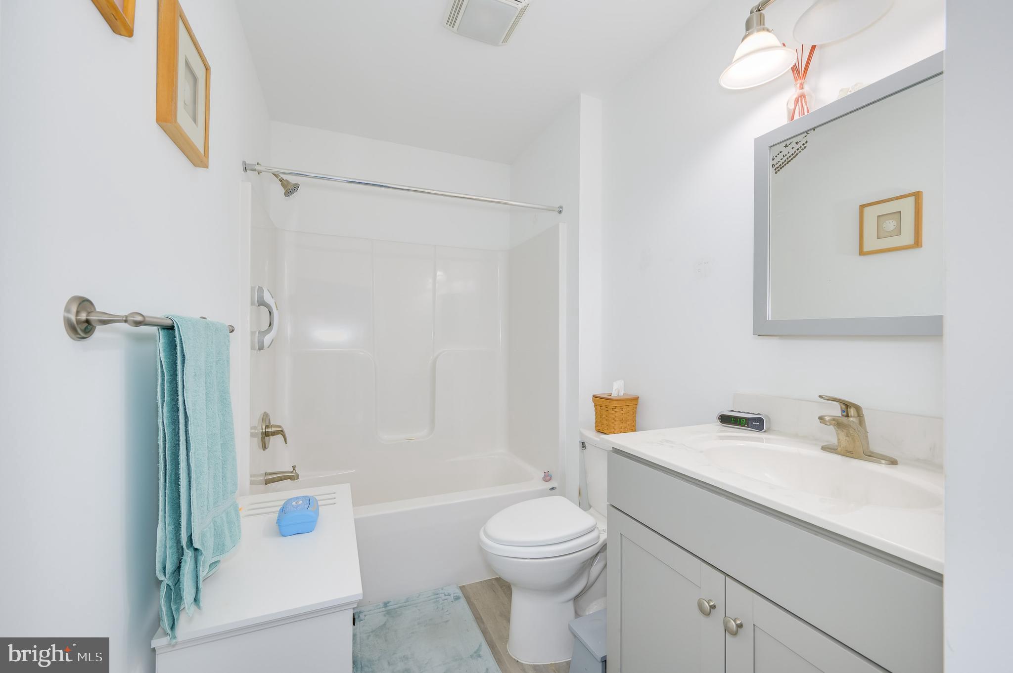 POTOMAC MANOR - Residential