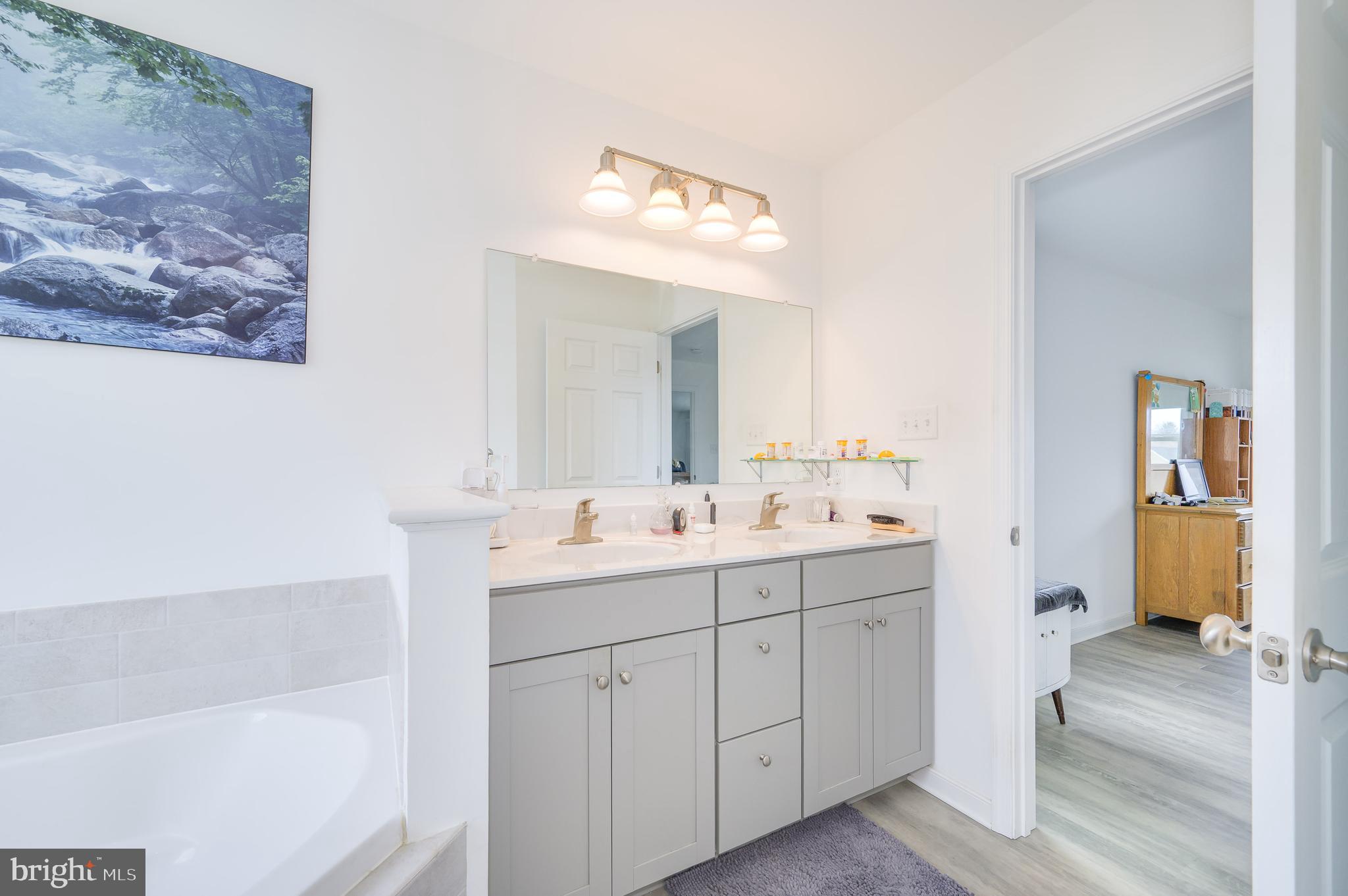 POTOMAC MANOR - Residential