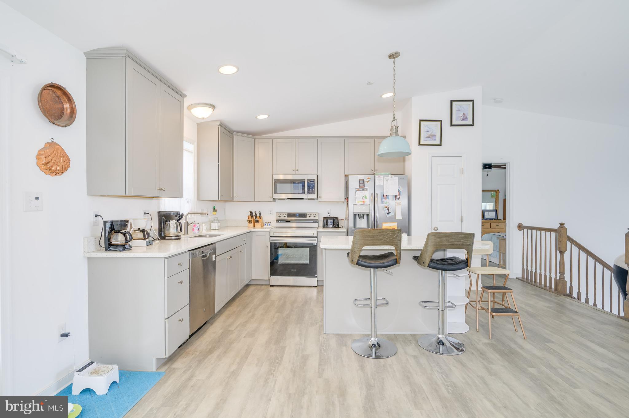 POTOMAC MANOR - Residential