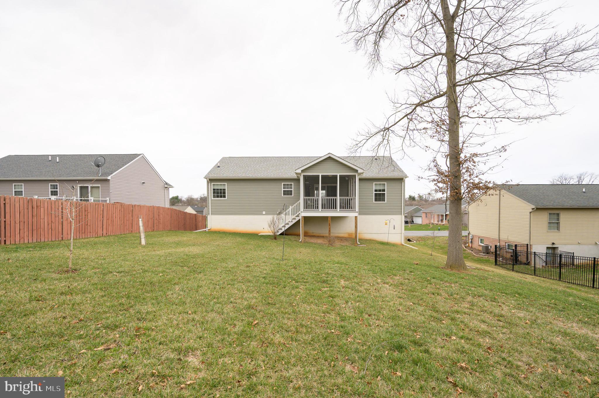 POTOMAC MANOR - Residential