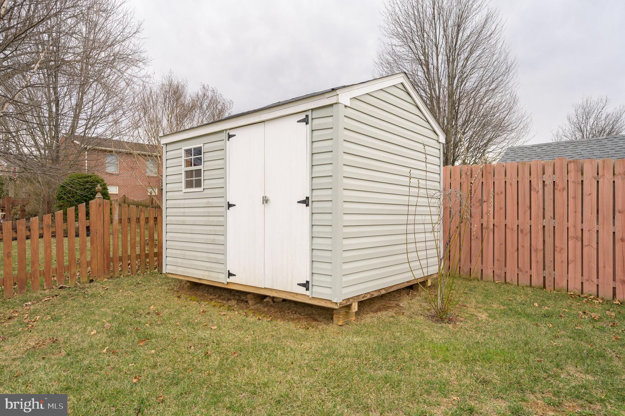 POTOMAC MANOR - Residential