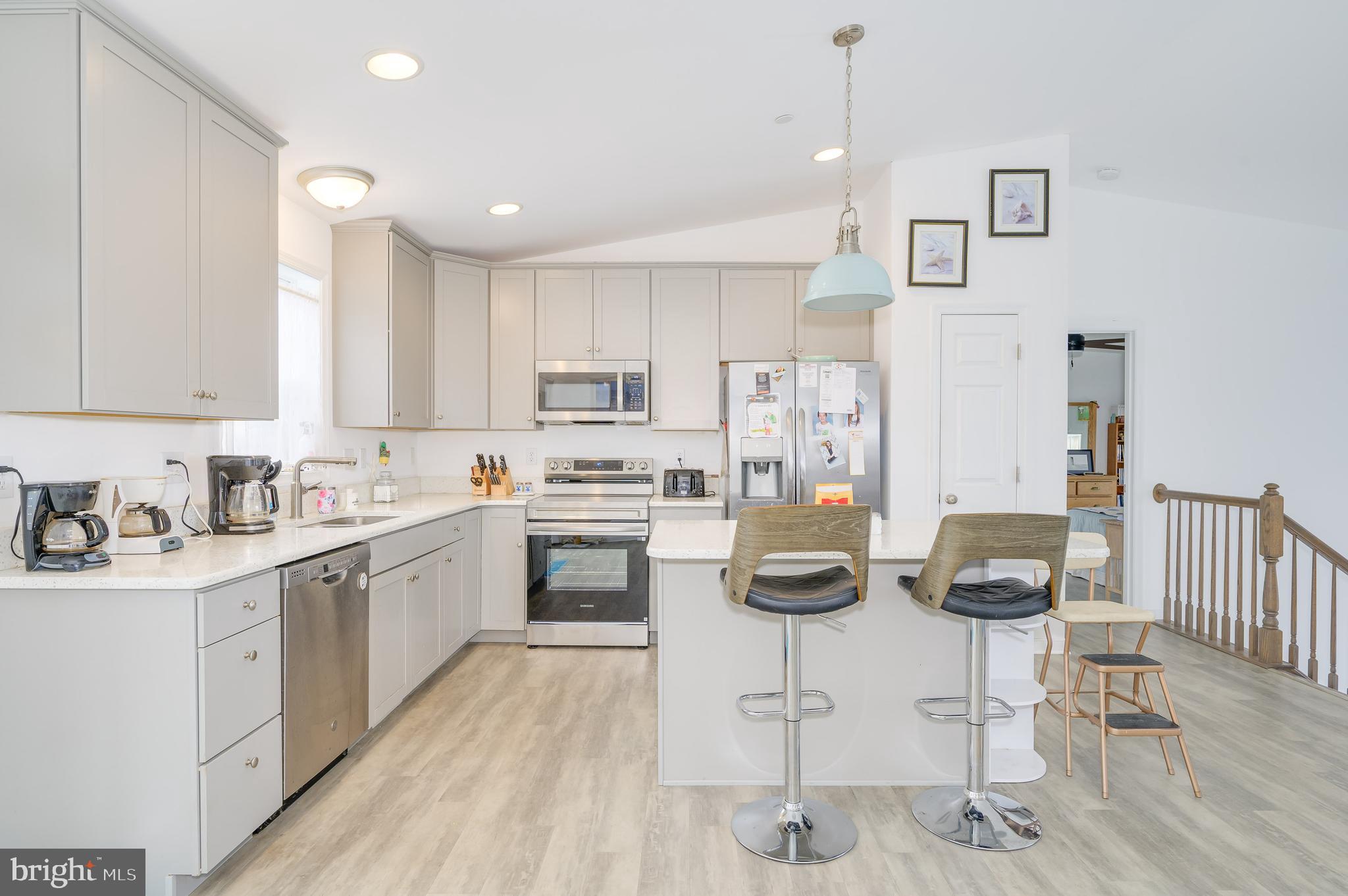 POTOMAC MANOR - Residential