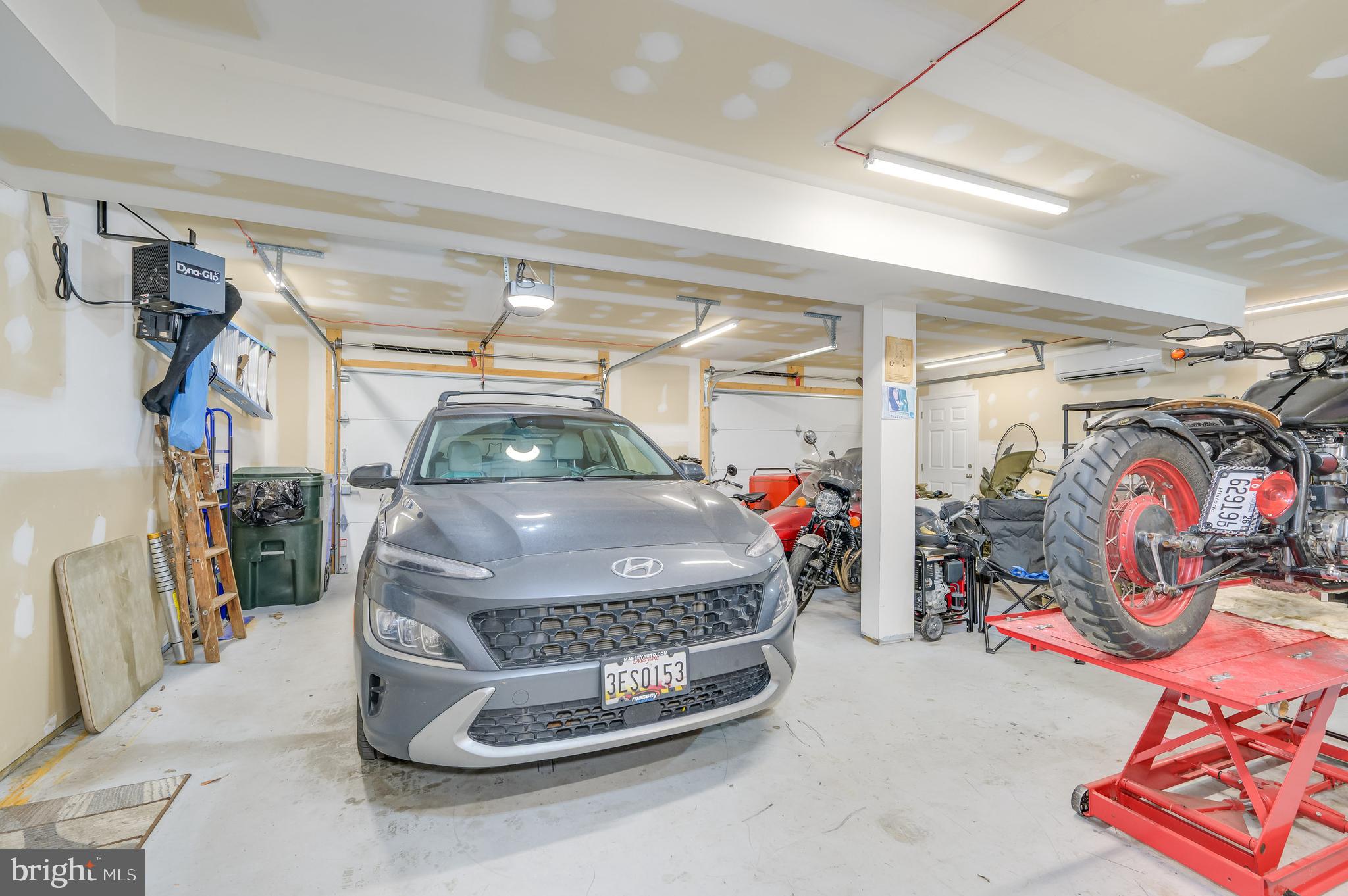 POTOMAC MANOR - Residential