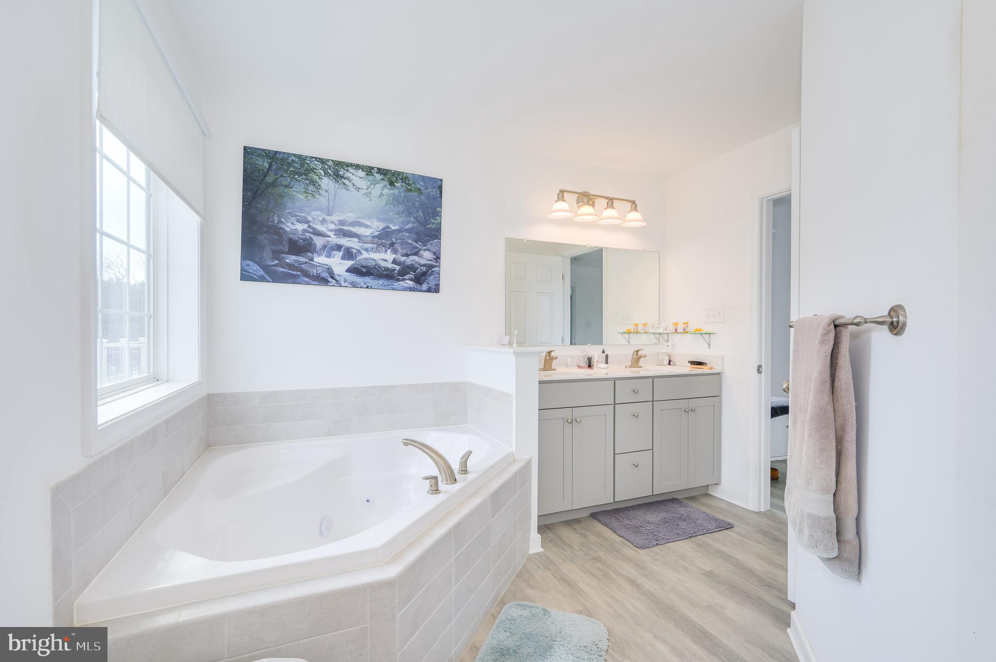 POTOMAC MANOR - Residential