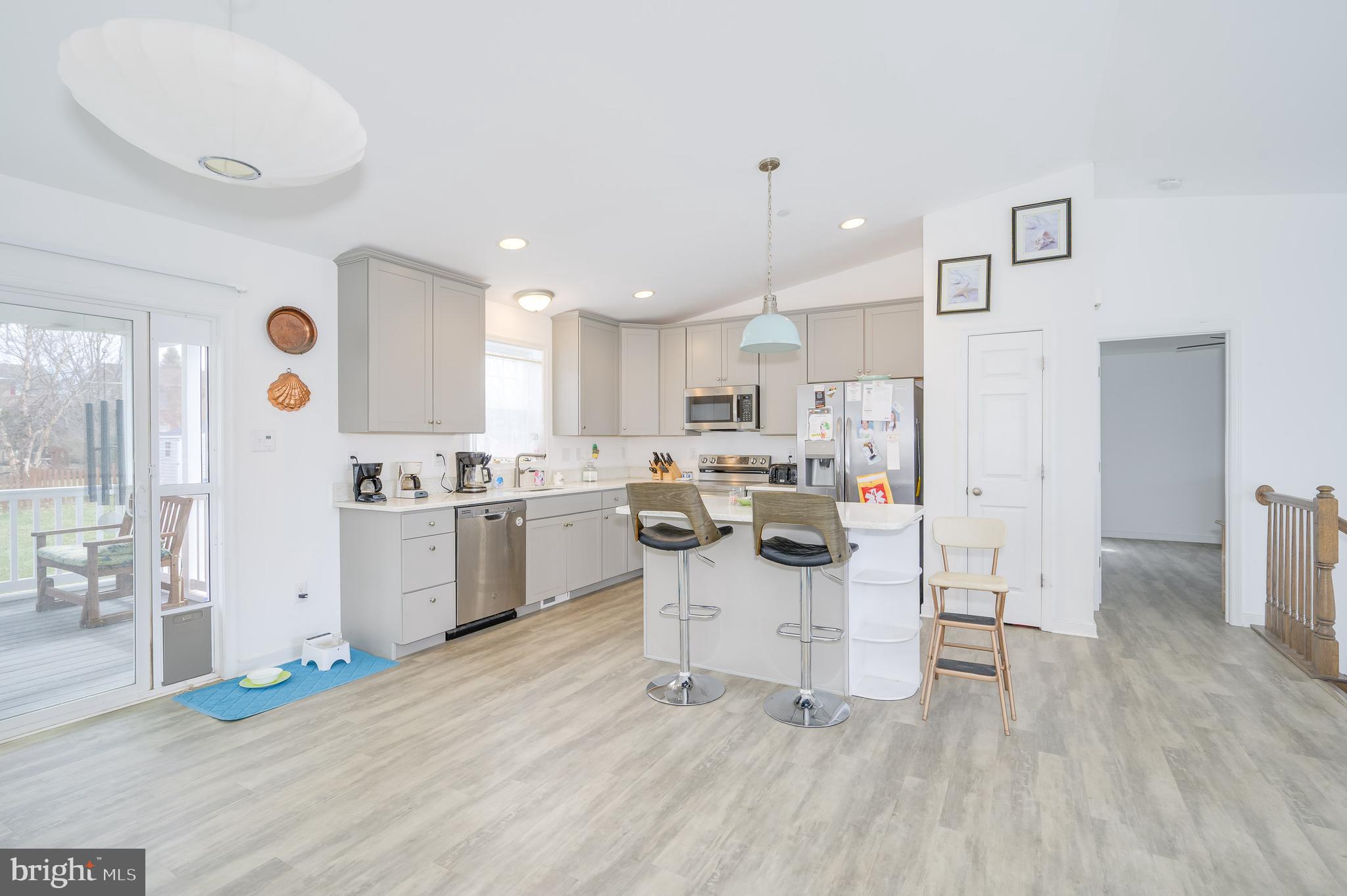 POTOMAC MANOR - Residential