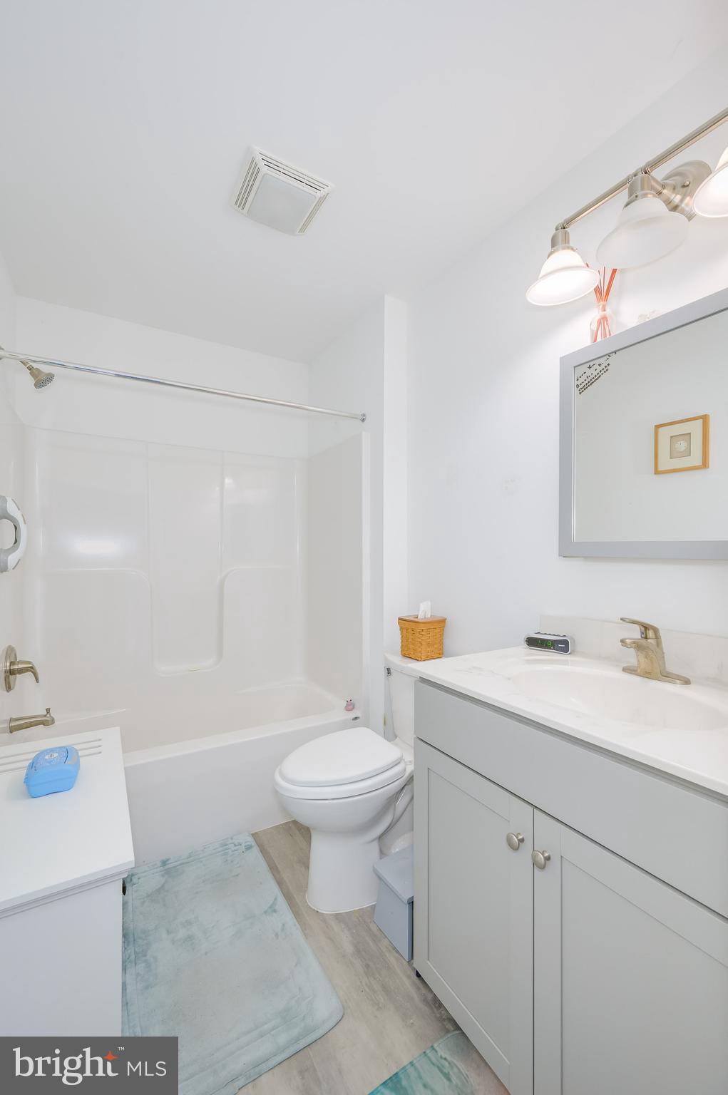 POTOMAC MANOR - Residential