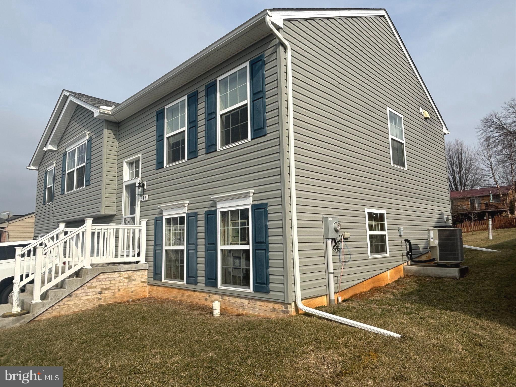 POTOMAC MANOR - Residential