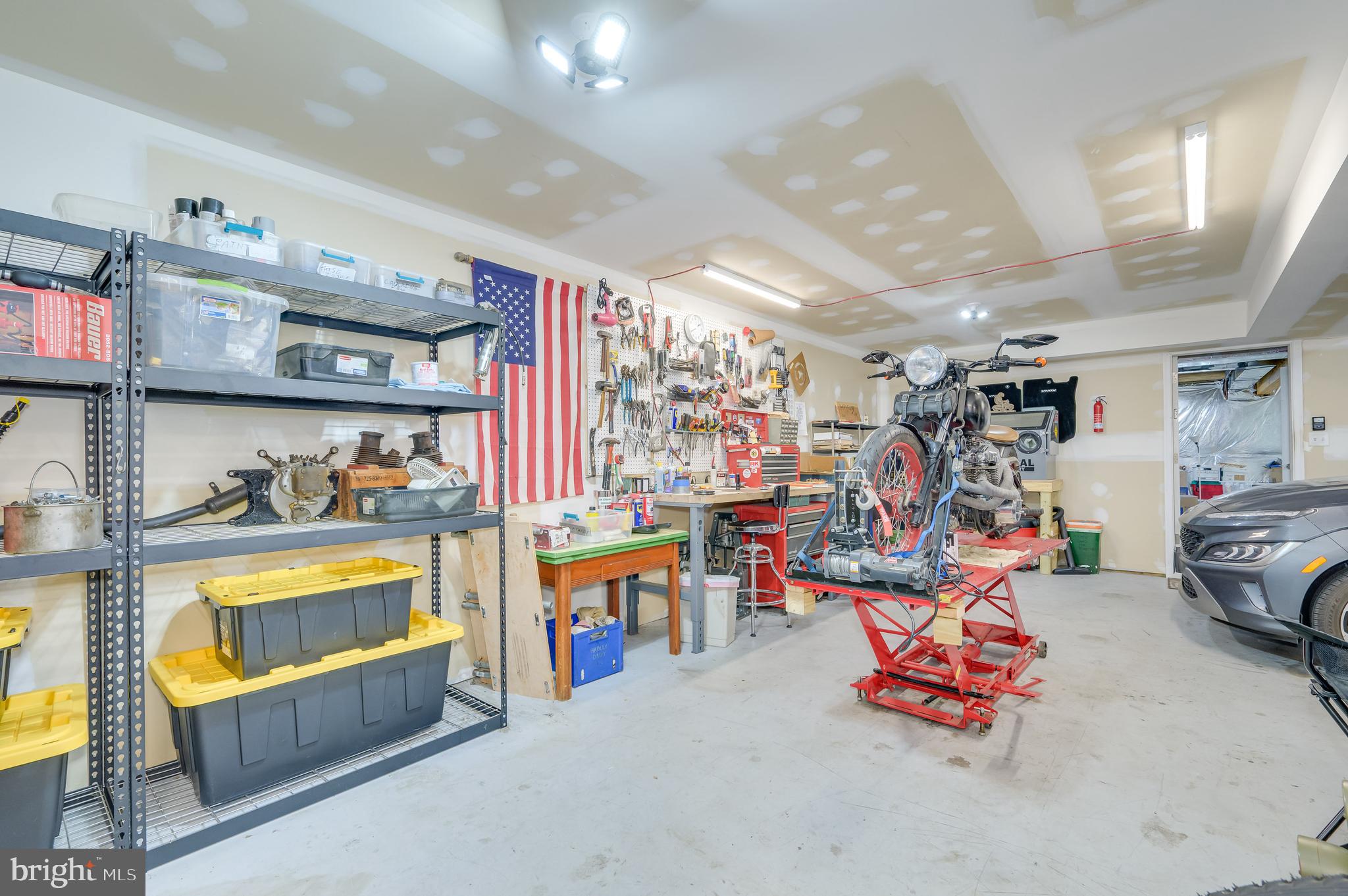 POTOMAC MANOR - Residential