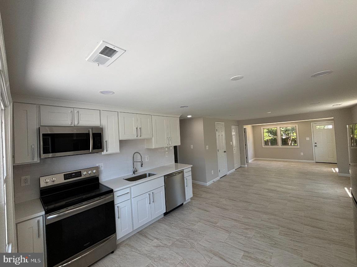 GLEN GARDENS - Residential Lease