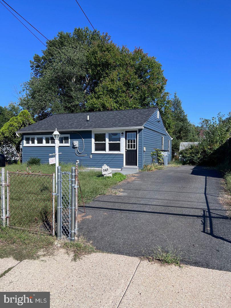 GLEN GARDENS - Residential Lease