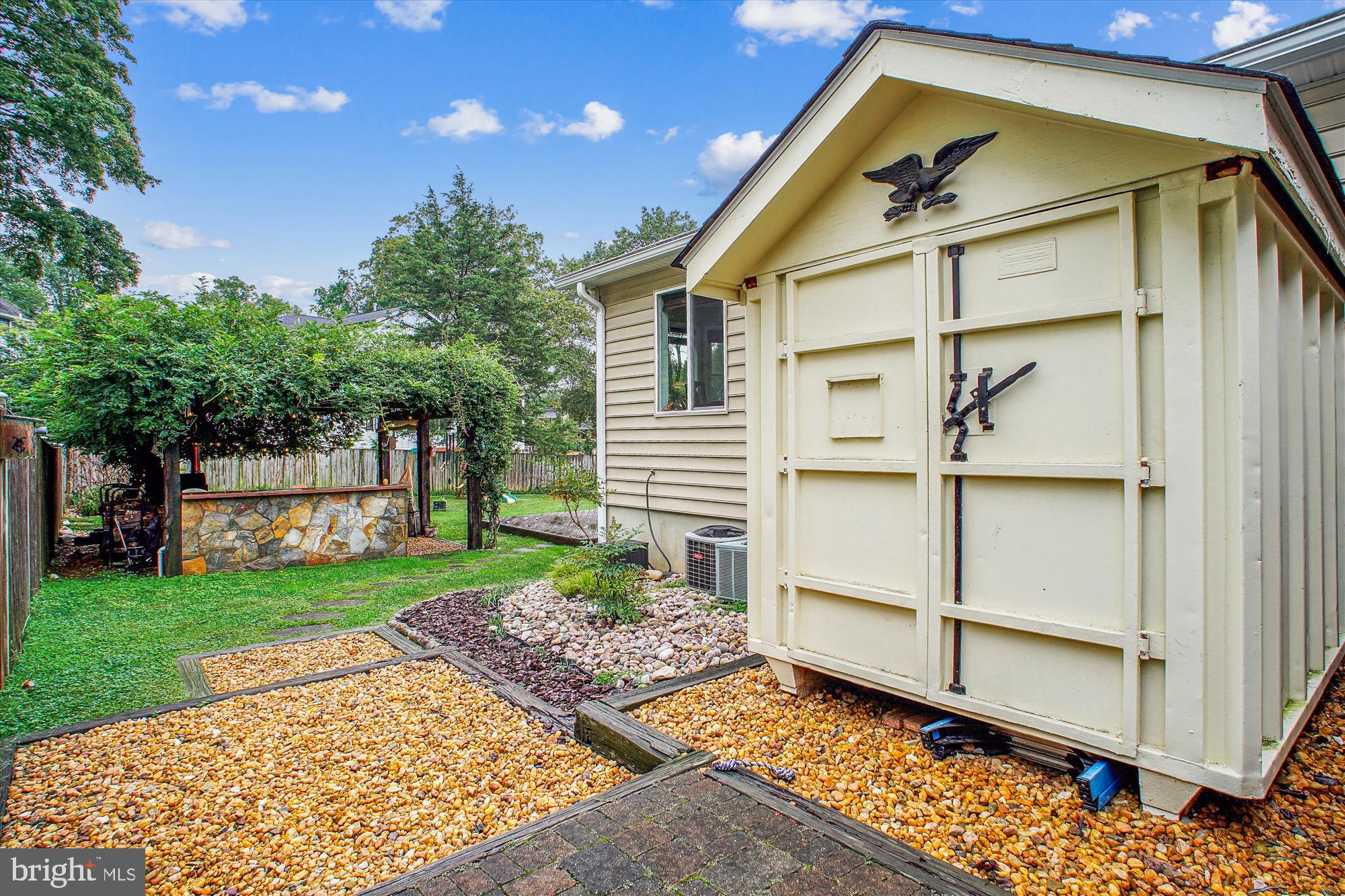 VIENNA WOODS - Residential