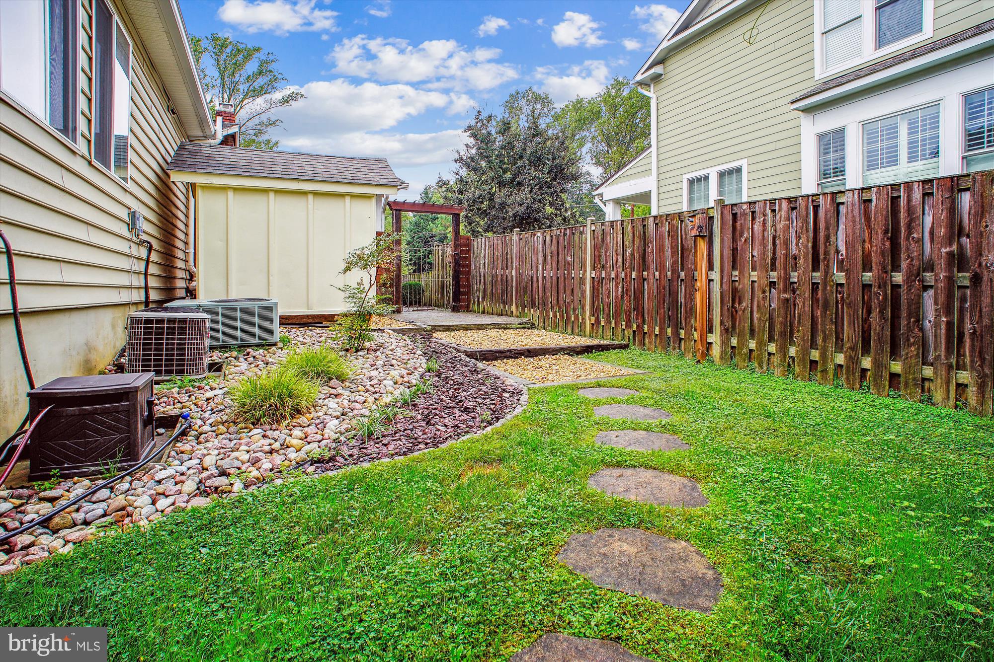 VIENNA WOODS - Residential