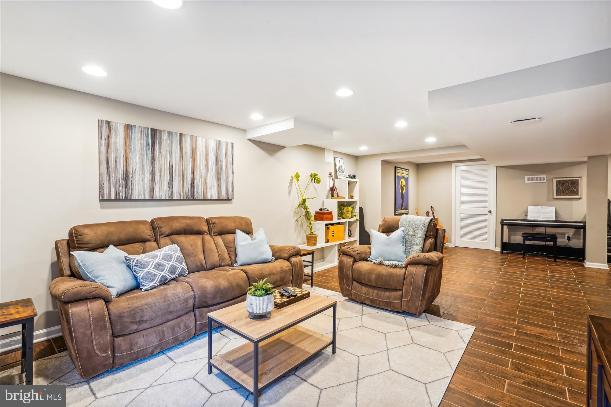 VIENNA WOODS - Residential