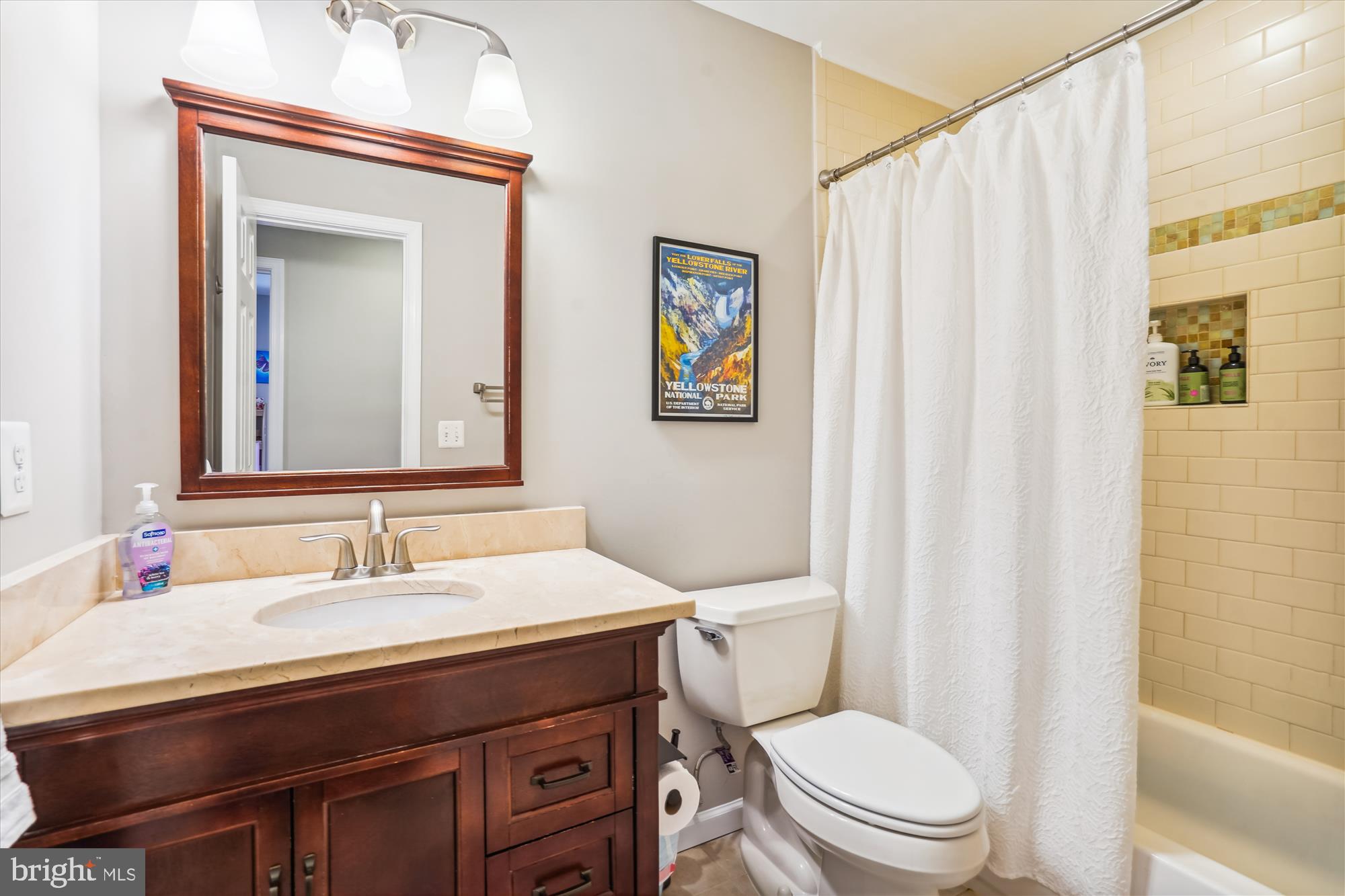 VIENNA WOODS - Residential