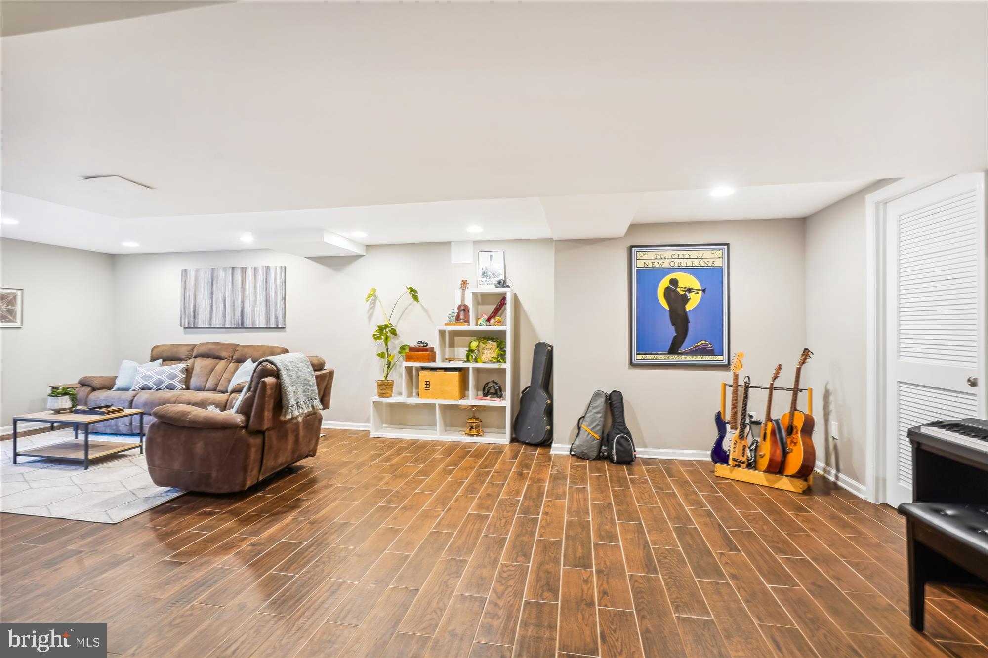 VIENNA WOODS - Residential