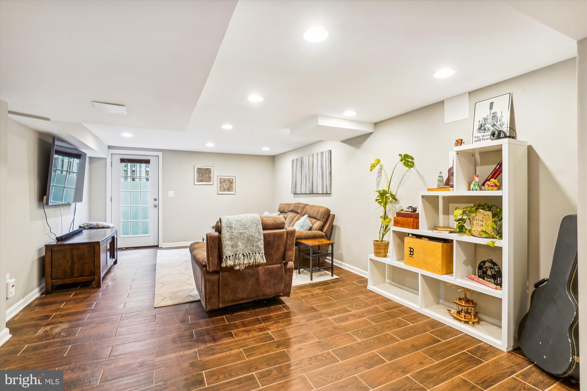 VIENNA WOODS - Residential