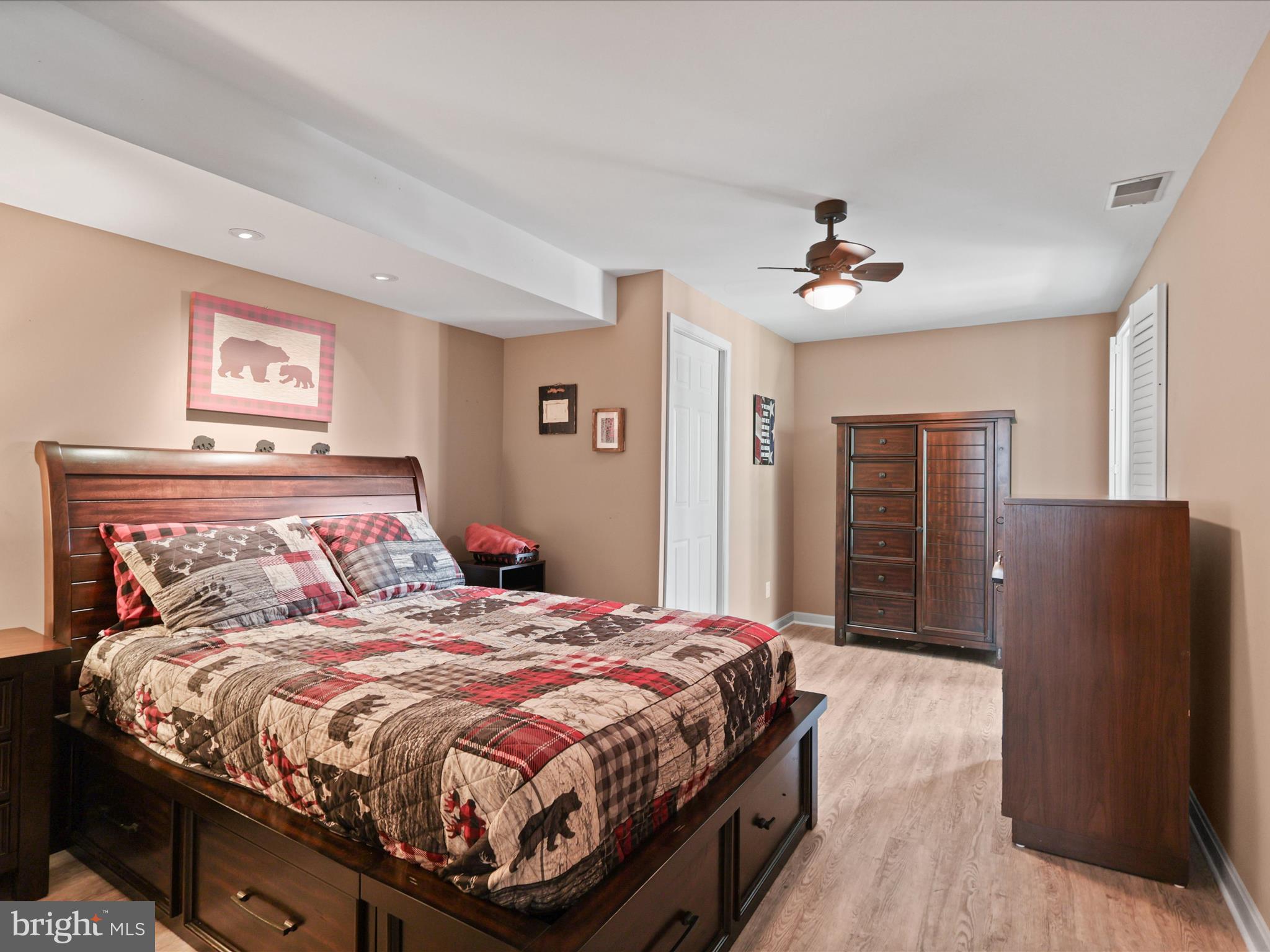 VANTAGE POINT - Residential