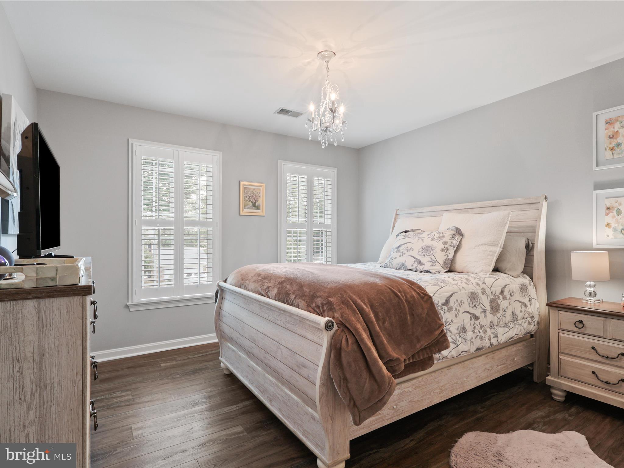 VANTAGE POINT - Residential