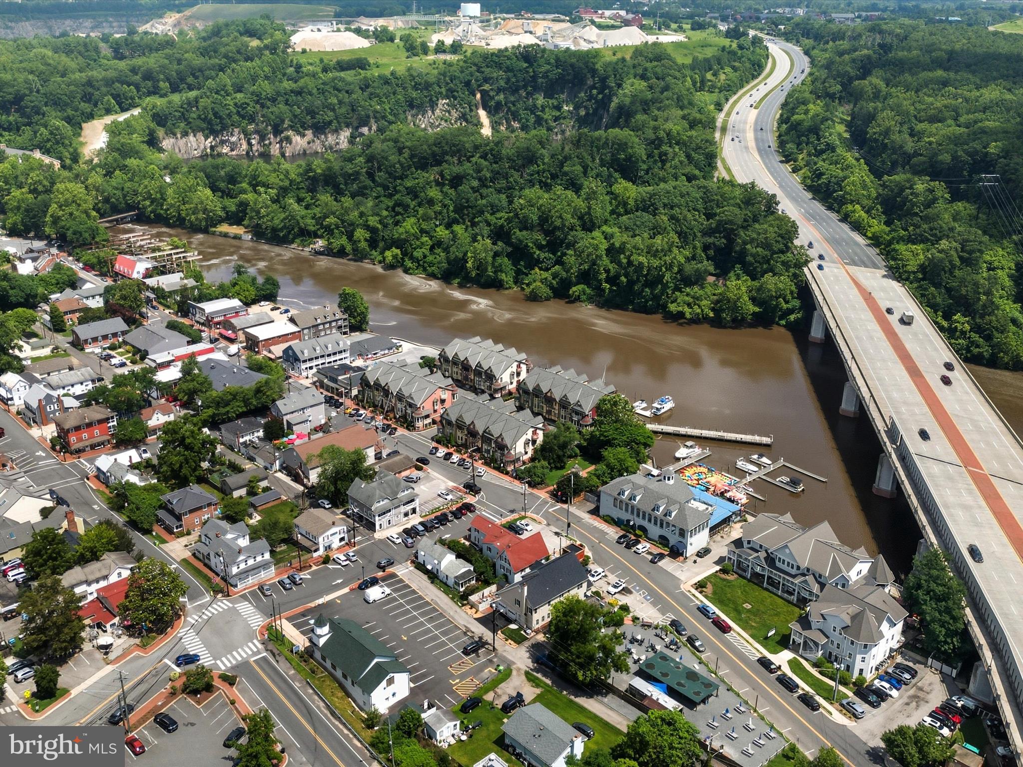 VANTAGE POINT - Residential
