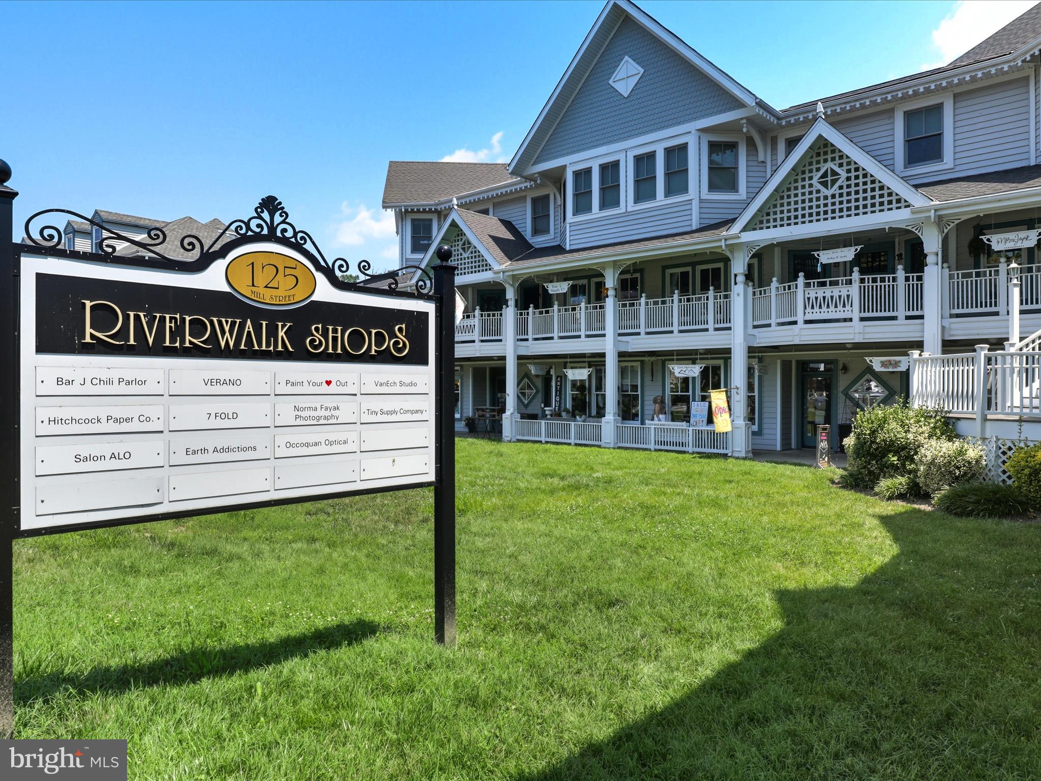 VANTAGE POINT - Residential