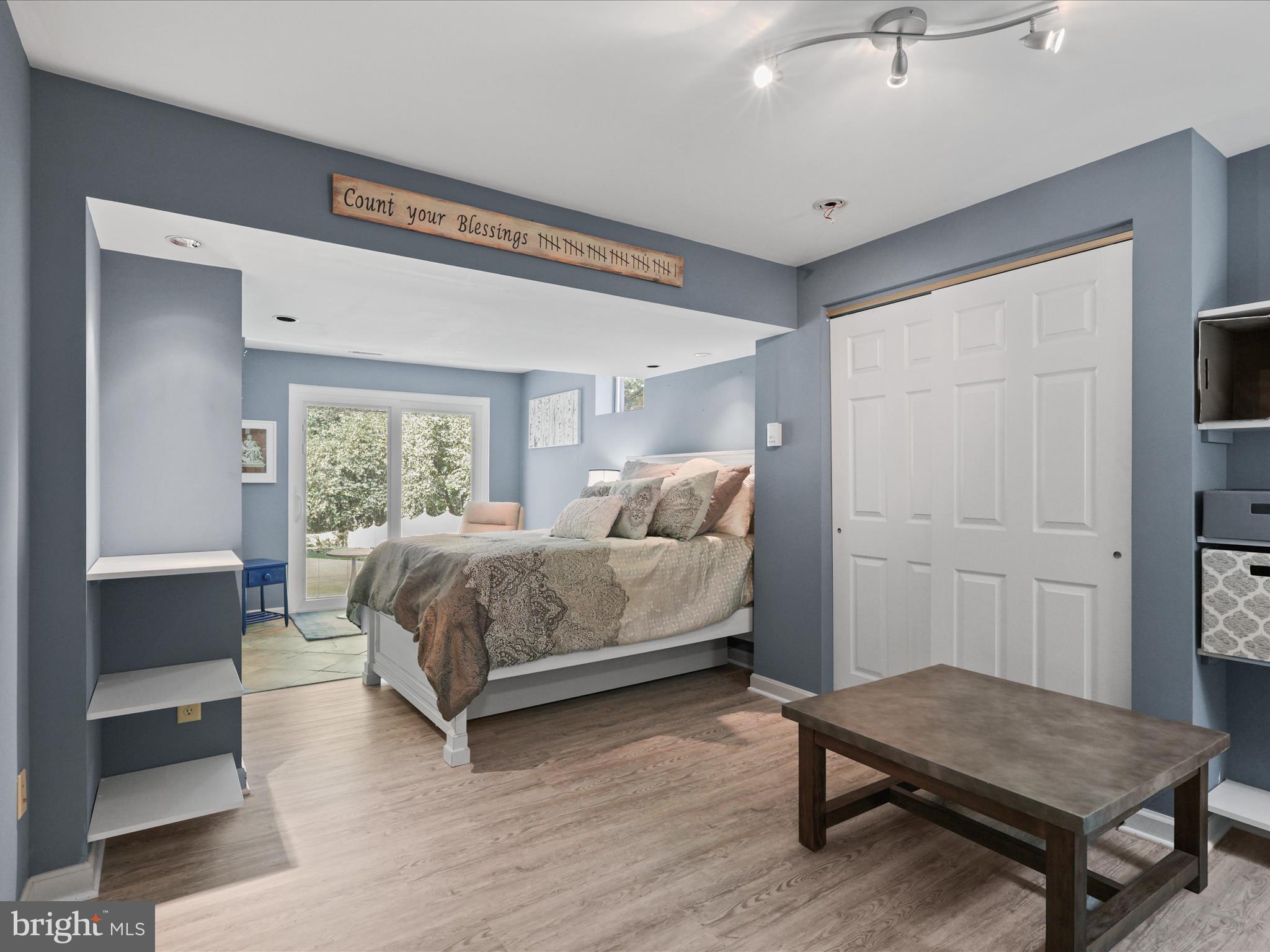 VANTAGE POINT - Residential