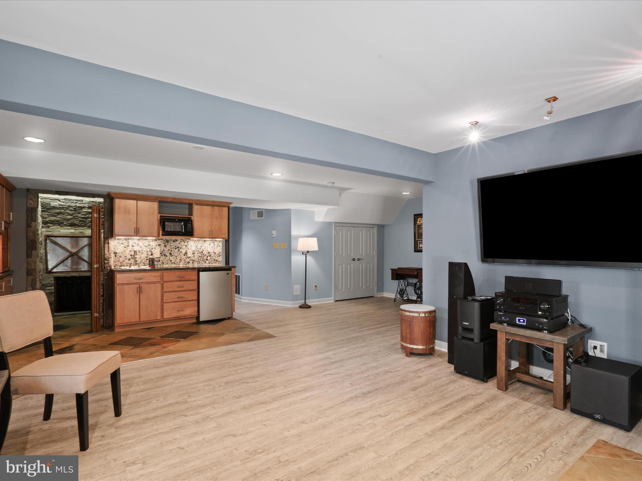 VANTAGE POINT - Residential