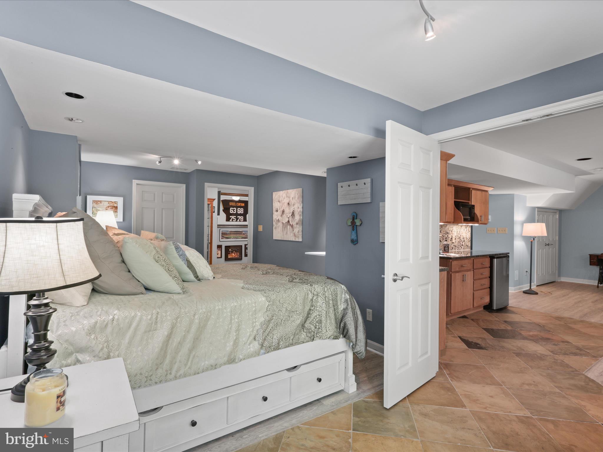 VANTAGE POINT - Residential