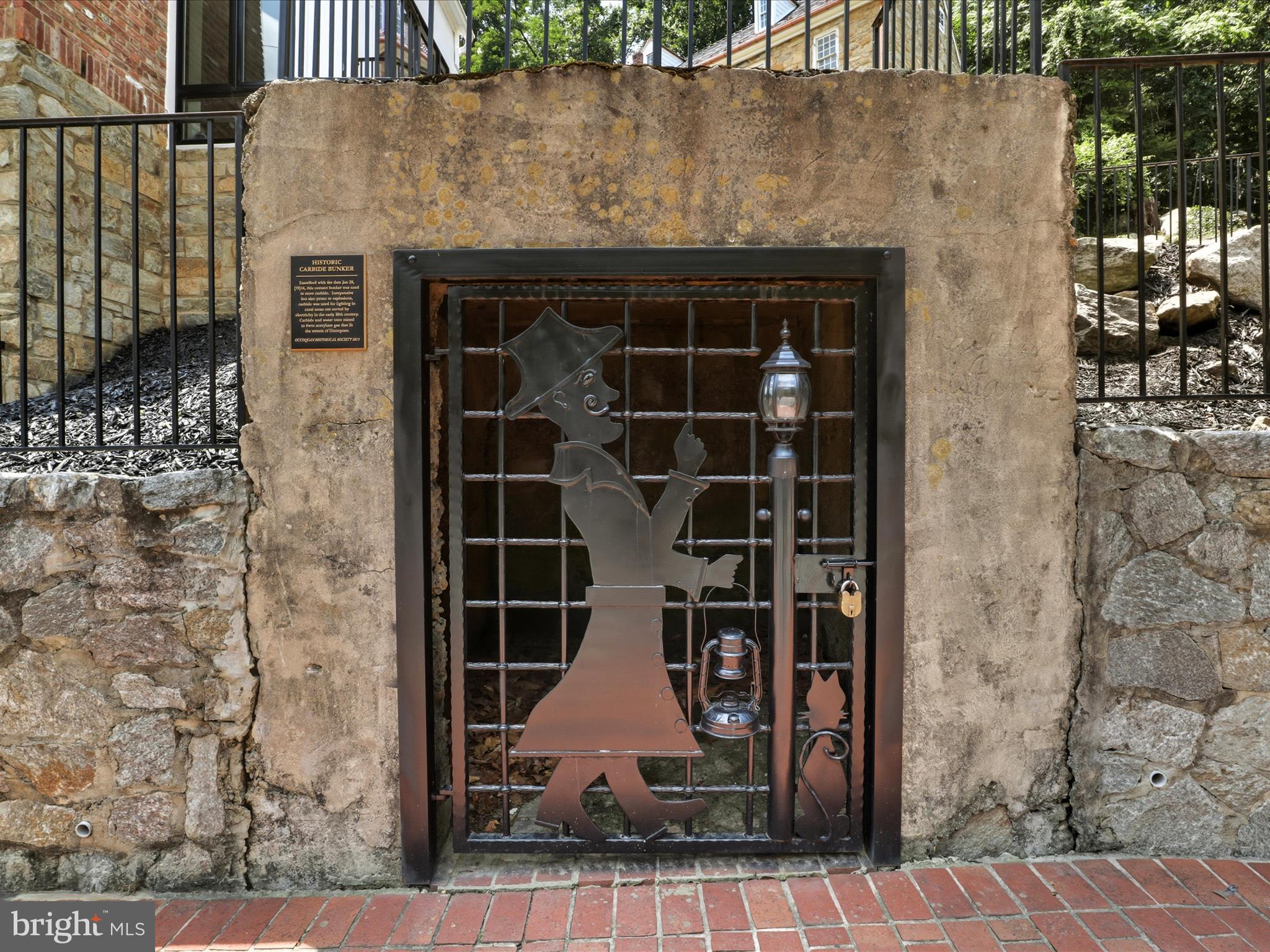 VANTAGE POINT - Residential