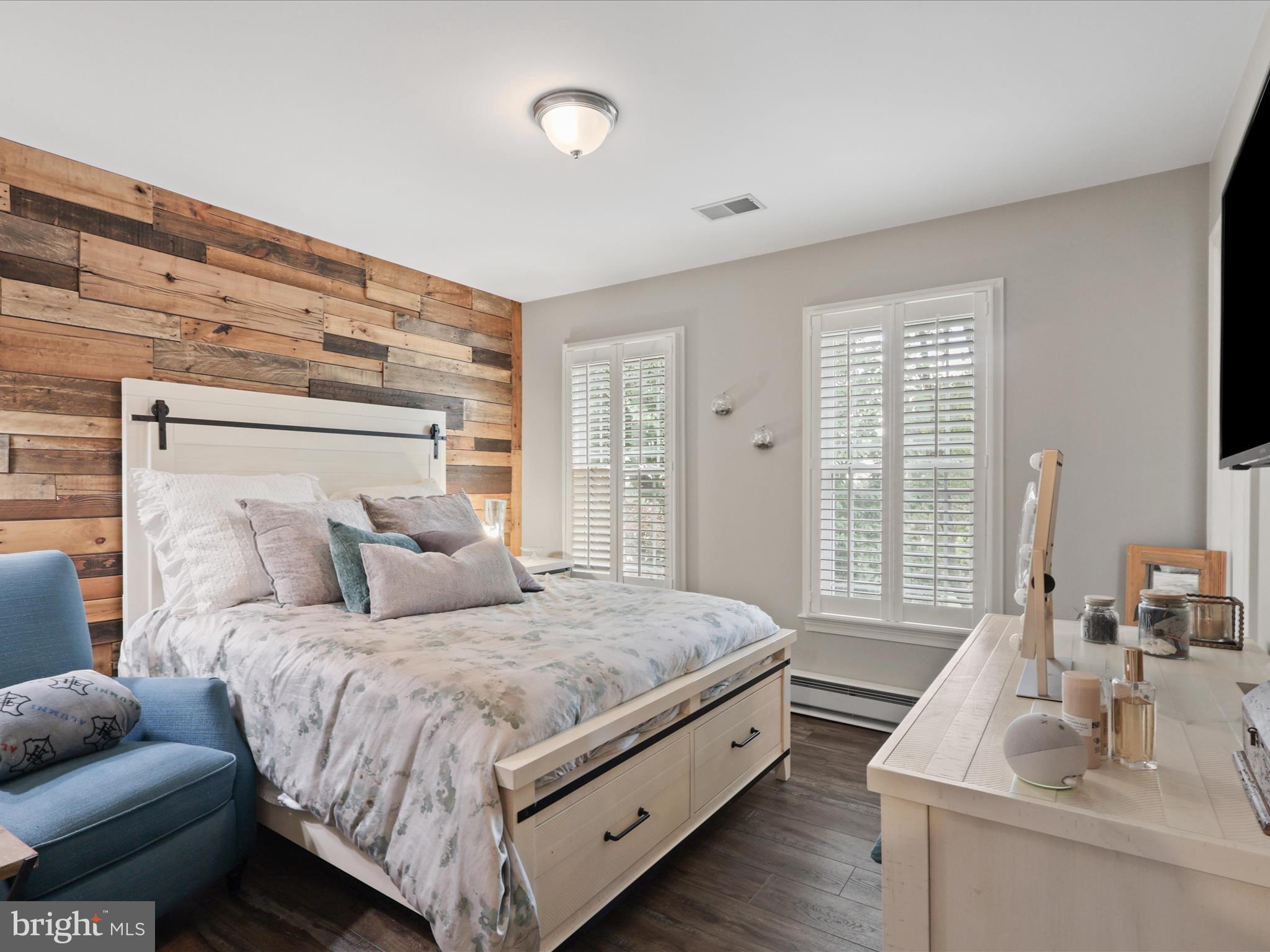 VANTAGE POINT - Residential