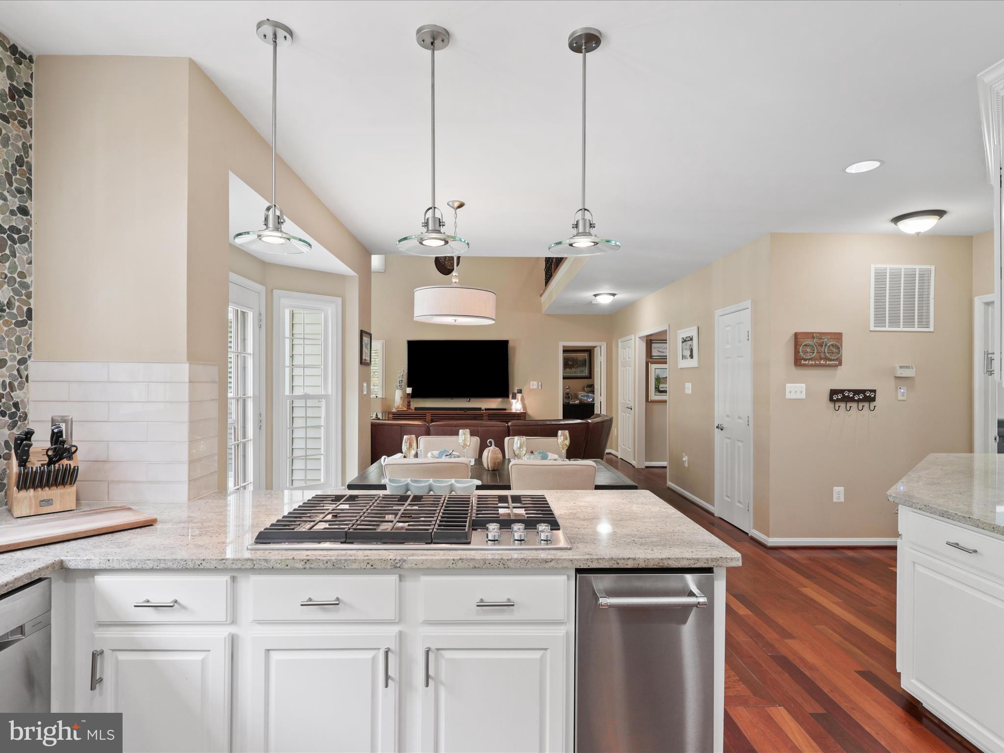 VANTAGE POINT - Residential